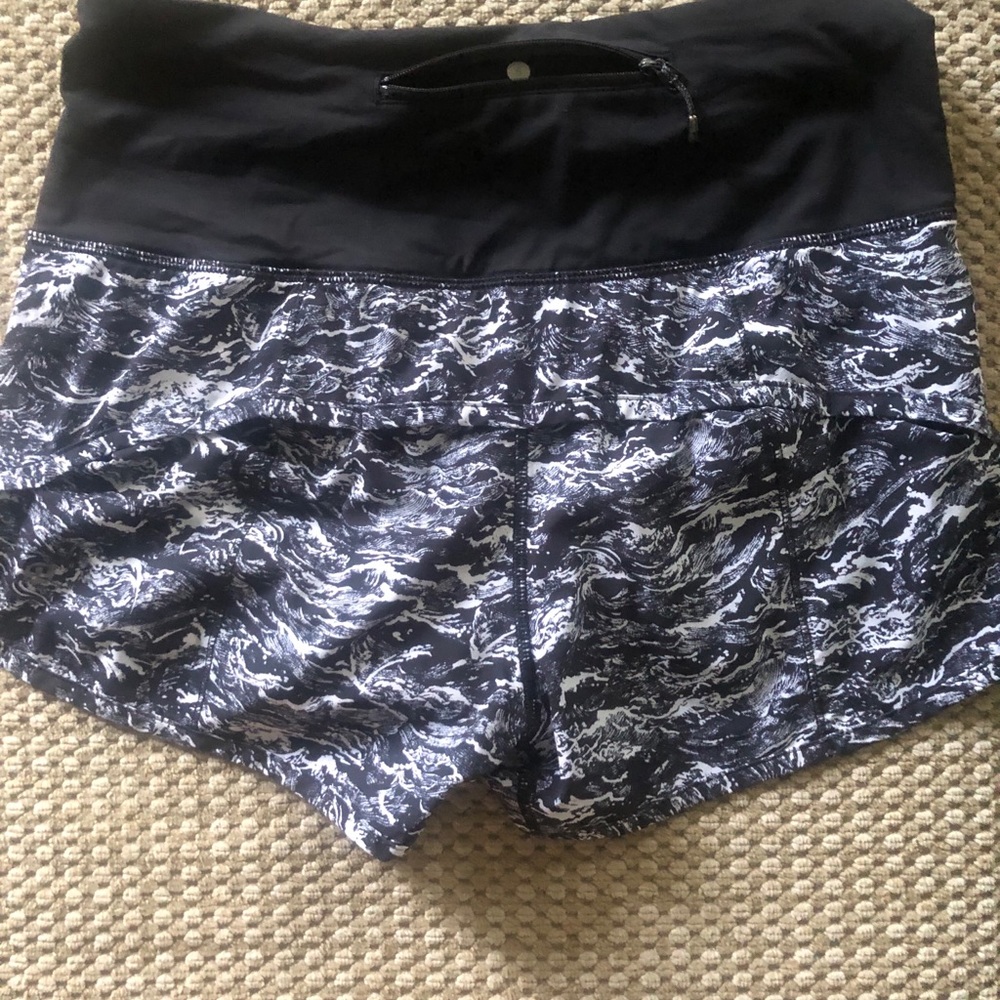 lululemon High Waisted Speed Shorts - 6
